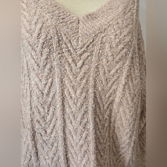 Jason Wu Cable Knit V Neck Sand Sweater. Size Medium - Picture 3 of 11
